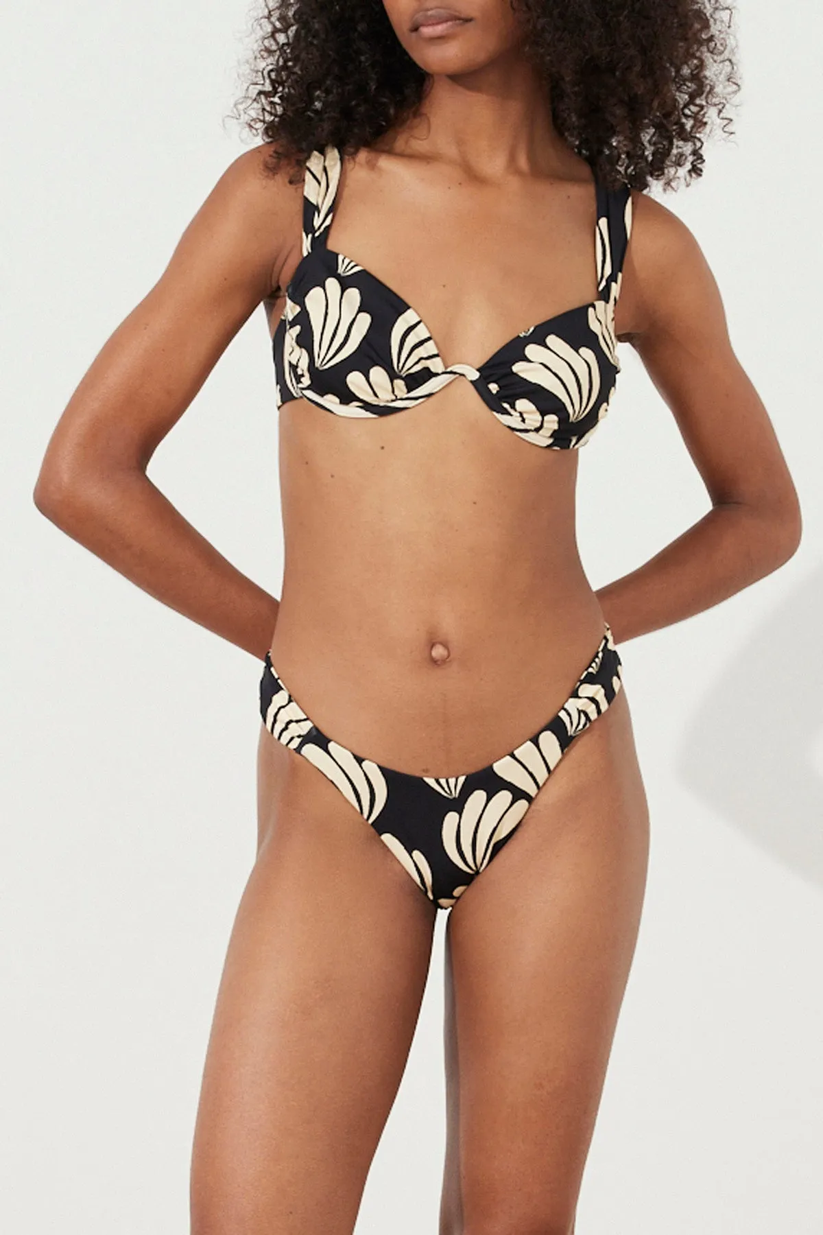 Palm Rouched Side Curve Brief